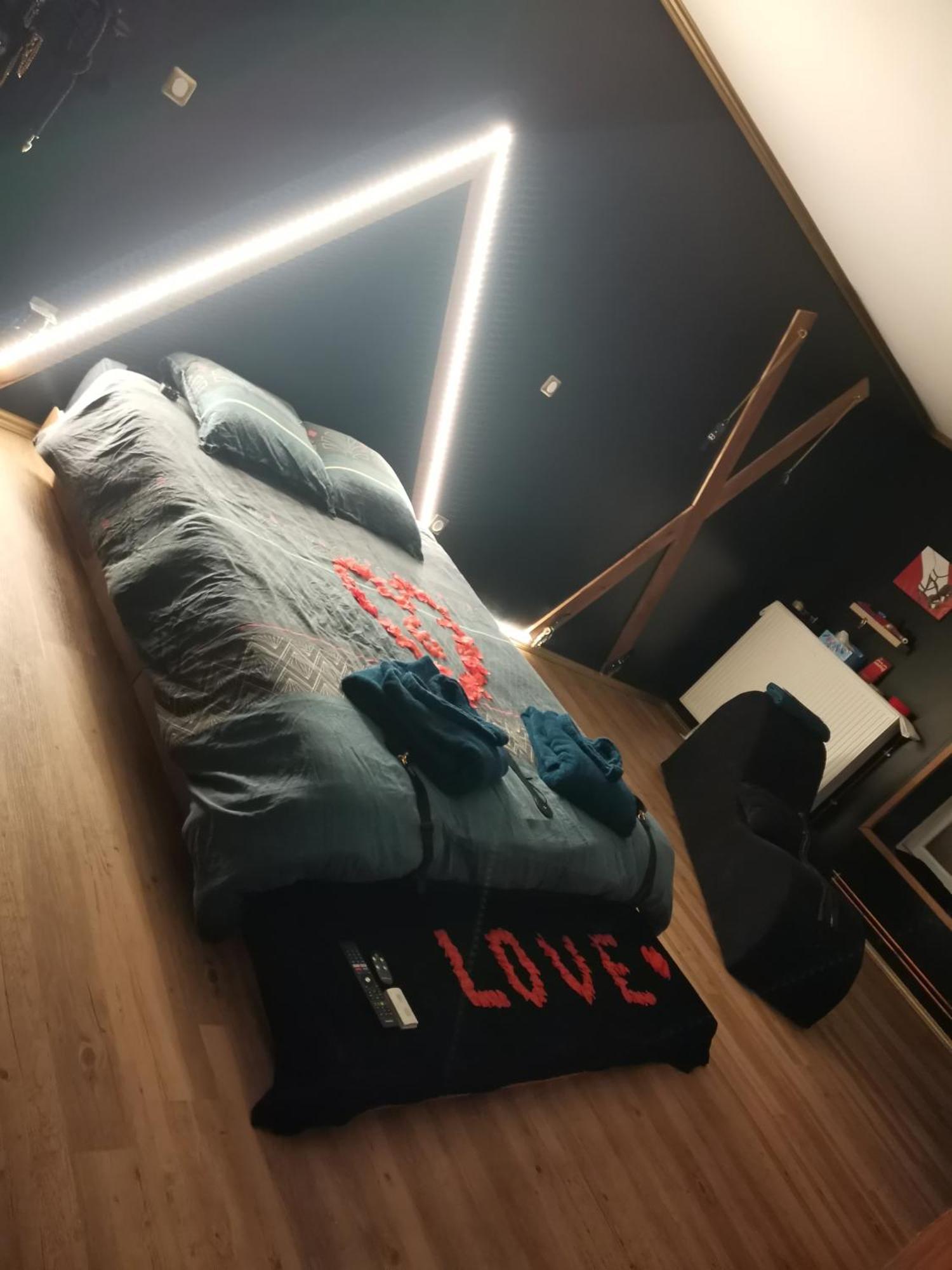 Love-Room L'Eden Du Desir Vecqueville Eksteriør bilde